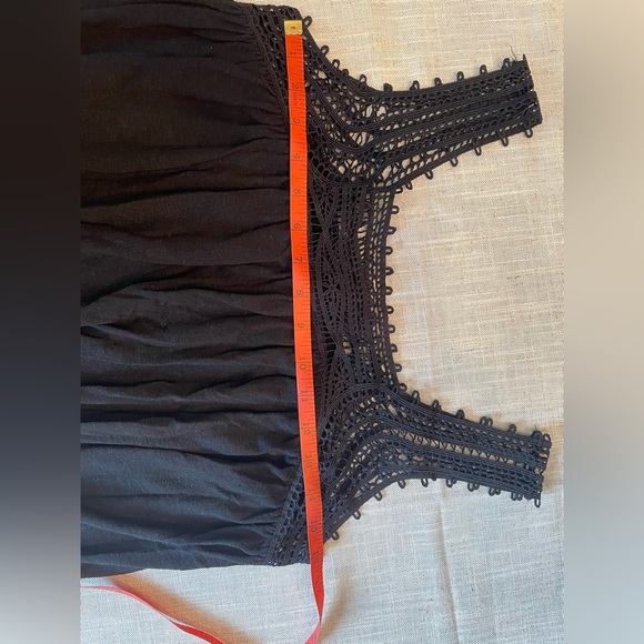 ⚡️ Adorable Black Tank Top ~ Size XS ⚡️ - Picture 3 of 5